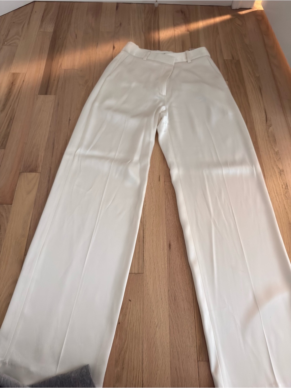 Aritzia satinHigh-Rise Wide-Leg Cream Trousers